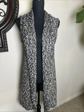 Chico’s Women’s Tris Tweed Sweater Vest Marled Yarn Design with a Shawl Collar